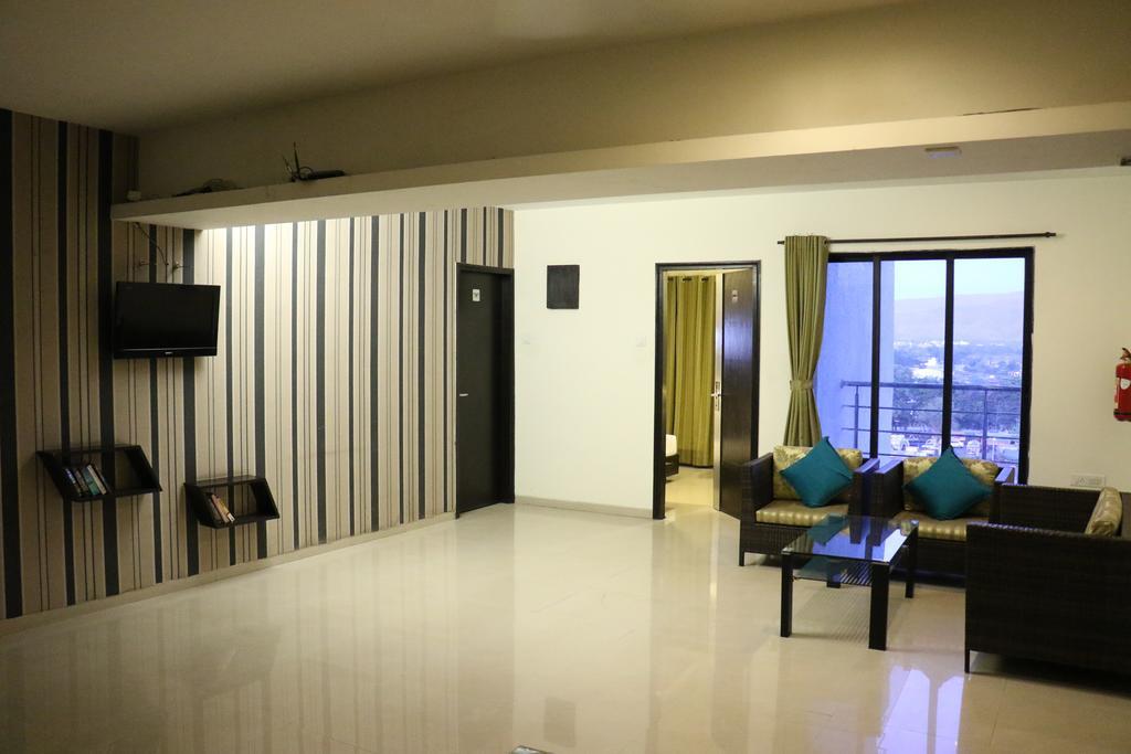 Pallavi A'Vida Navi Mumbai Esterno foto