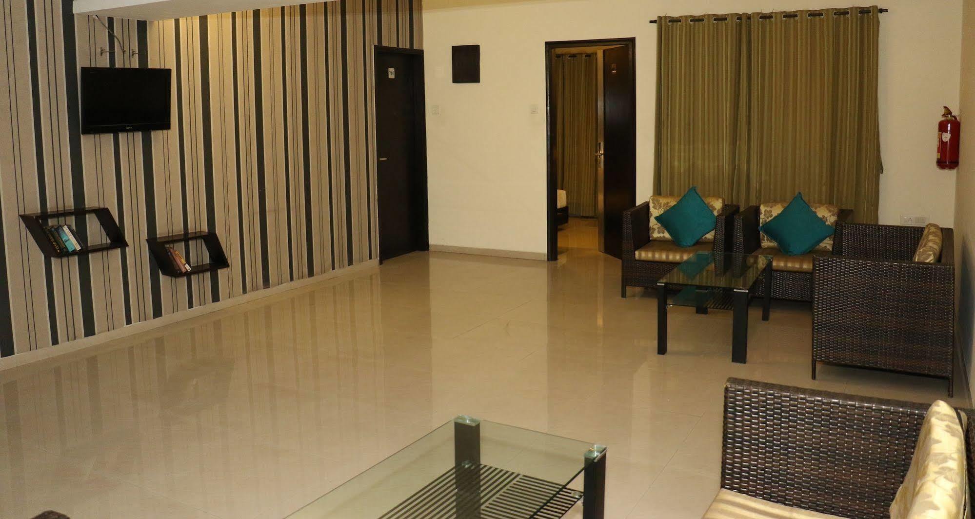 Pallavi A'Vida Navi Mumbai Esterno foto